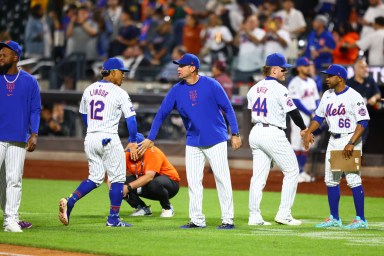 Mets celebrate win over Red Sox