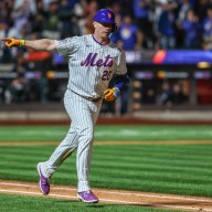 Pete Alonso hits a home run Mets