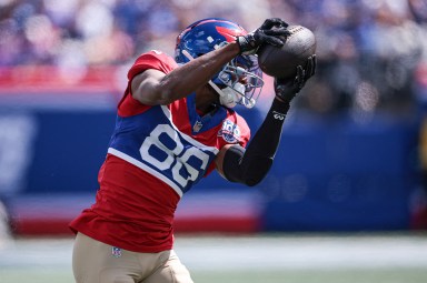 Darius Slayton injury Giants receiver catches ball