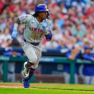 Luisangel Acuna singles Mets