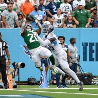 Breece Hall catches touchdown pass Jets Titans