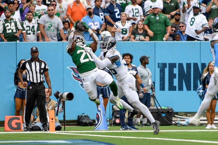 Breece Hall catches touchdown pass Jets Titans