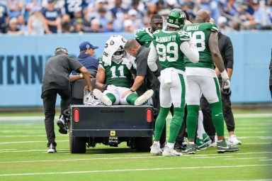 Jets DE Jermaine Johnson carted off field after Achilles injury