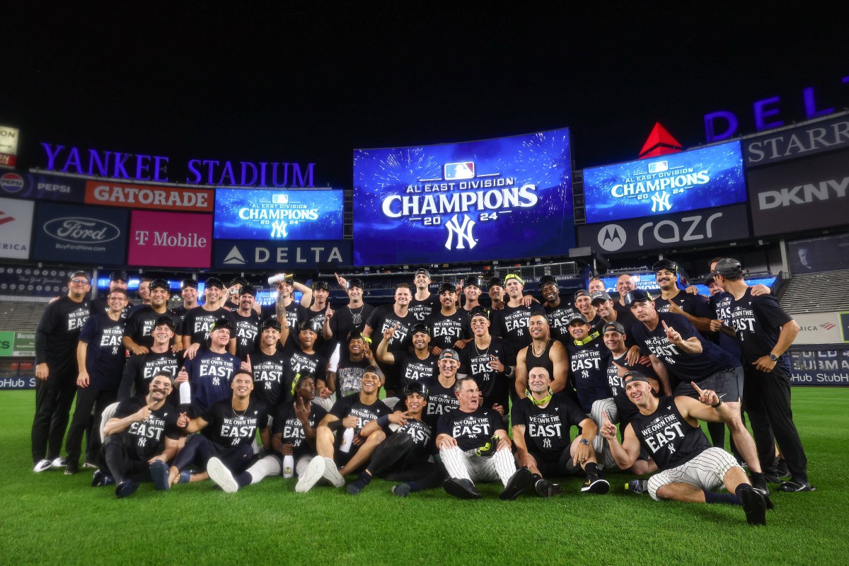 Yankees clinch AL East