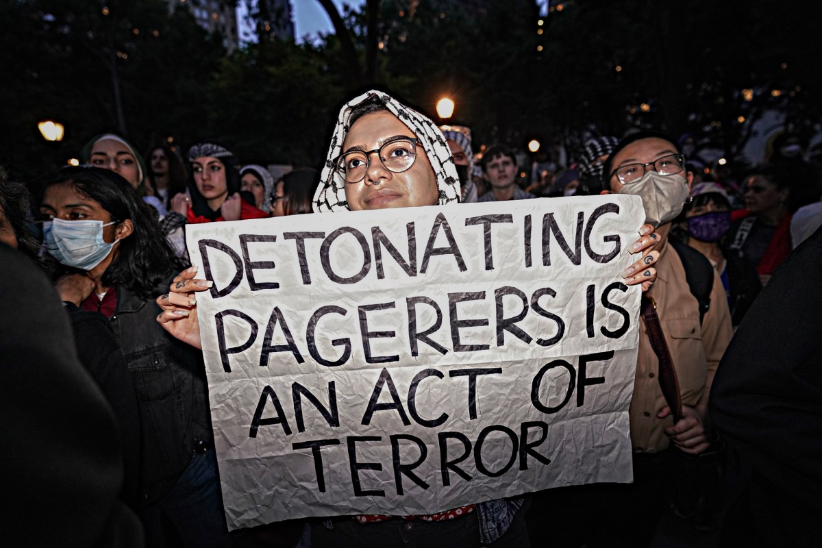 The demonstration began at around 6 p.m. that evening in Madison Square Park as hundreds gathered to protest the detonation of pagers in Lebanon that killed at least 40 people and injured more than 3,000 others, including civilians.