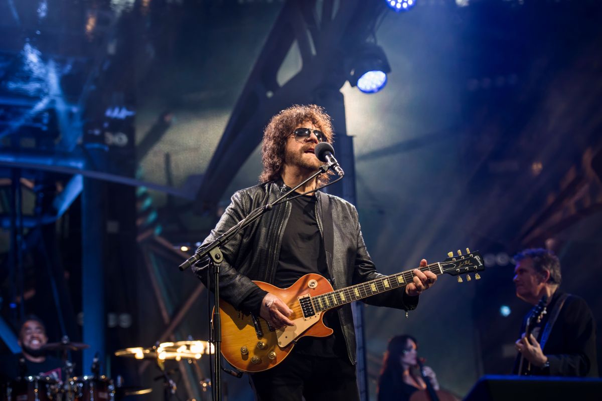 The namesake of Jeff Lynne's Electric Light Orchestra front and center