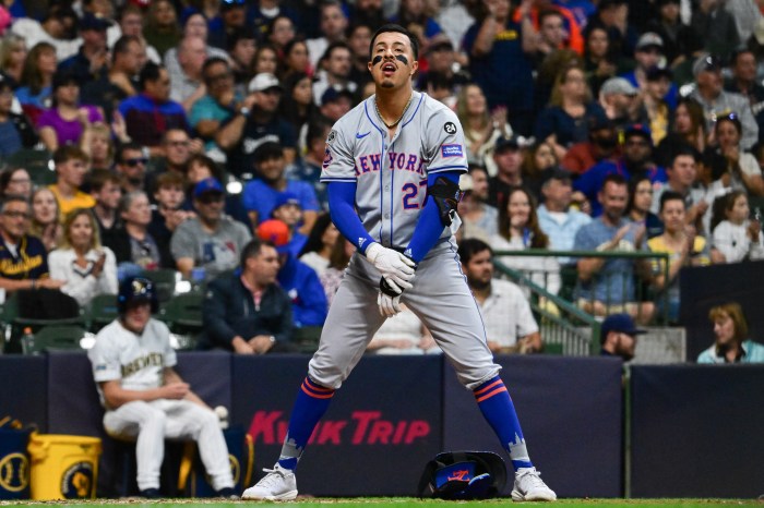 Mark Vientos celebrate Mets Brewers Wild Card