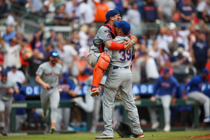 Alvarez Diaz celebrate Mets make playoffs