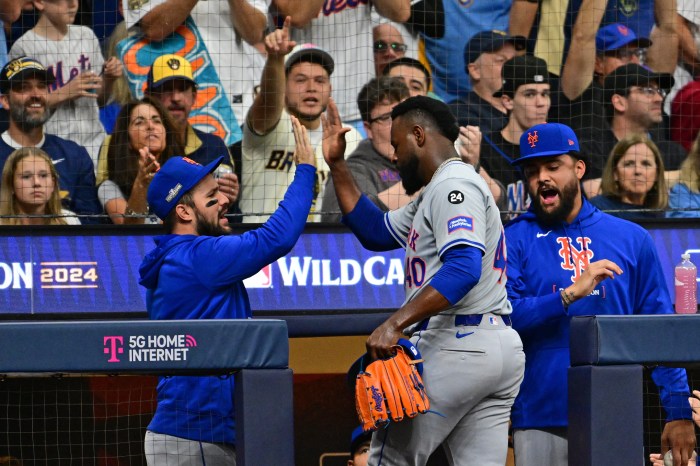 Luis Severino congratulated after Game 1 outing Mets Brewers