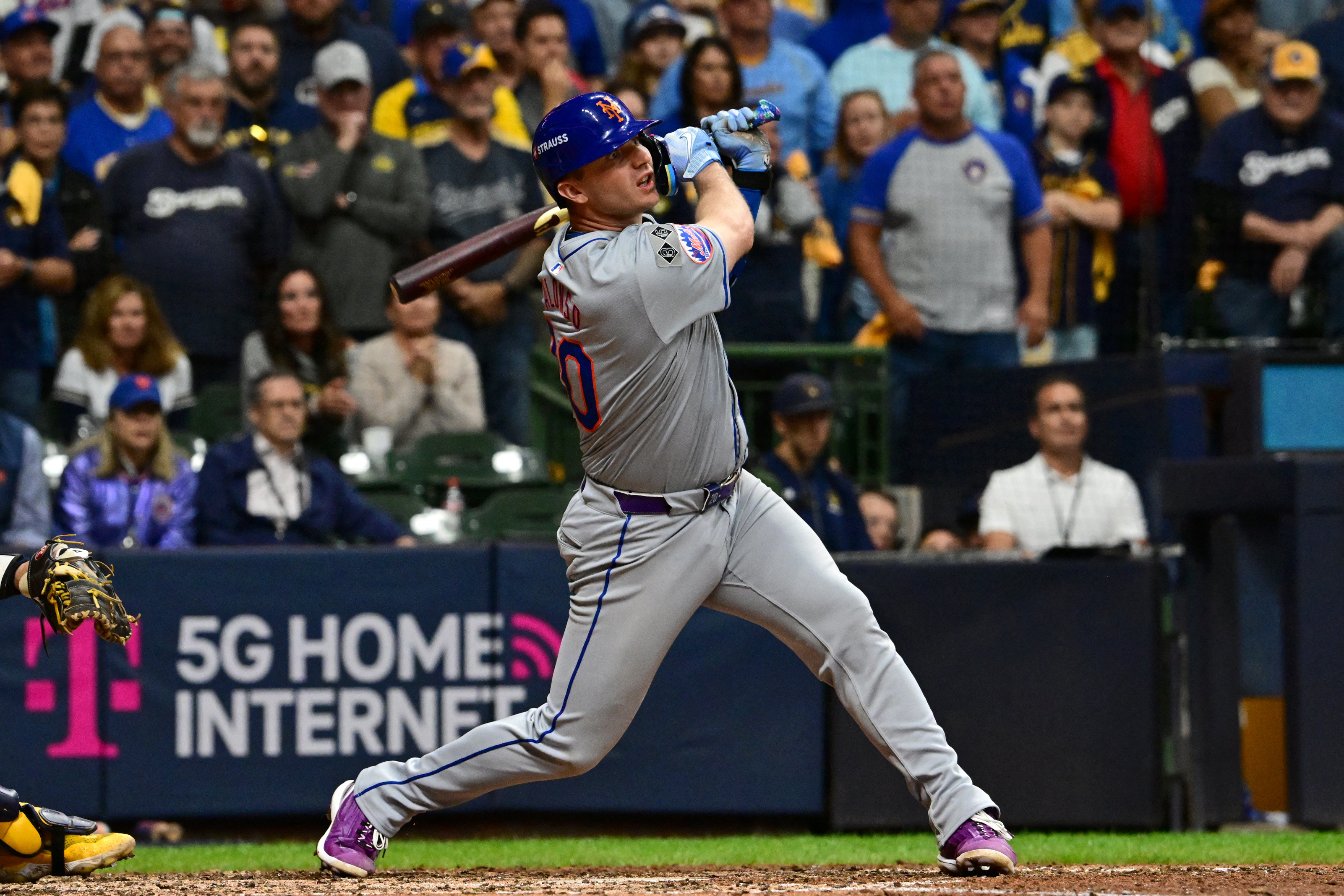 Pete Alonso saves season, dramatic homer lifts Mets to NLDS with 42