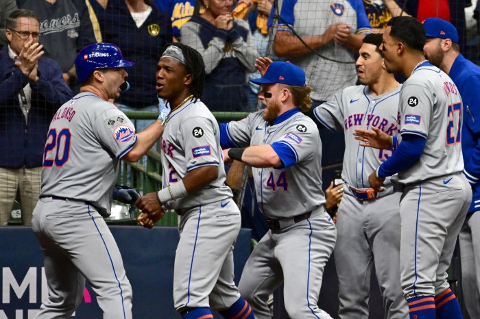 Mets celebrate Pete Alonso home run Game 3 Wild Card