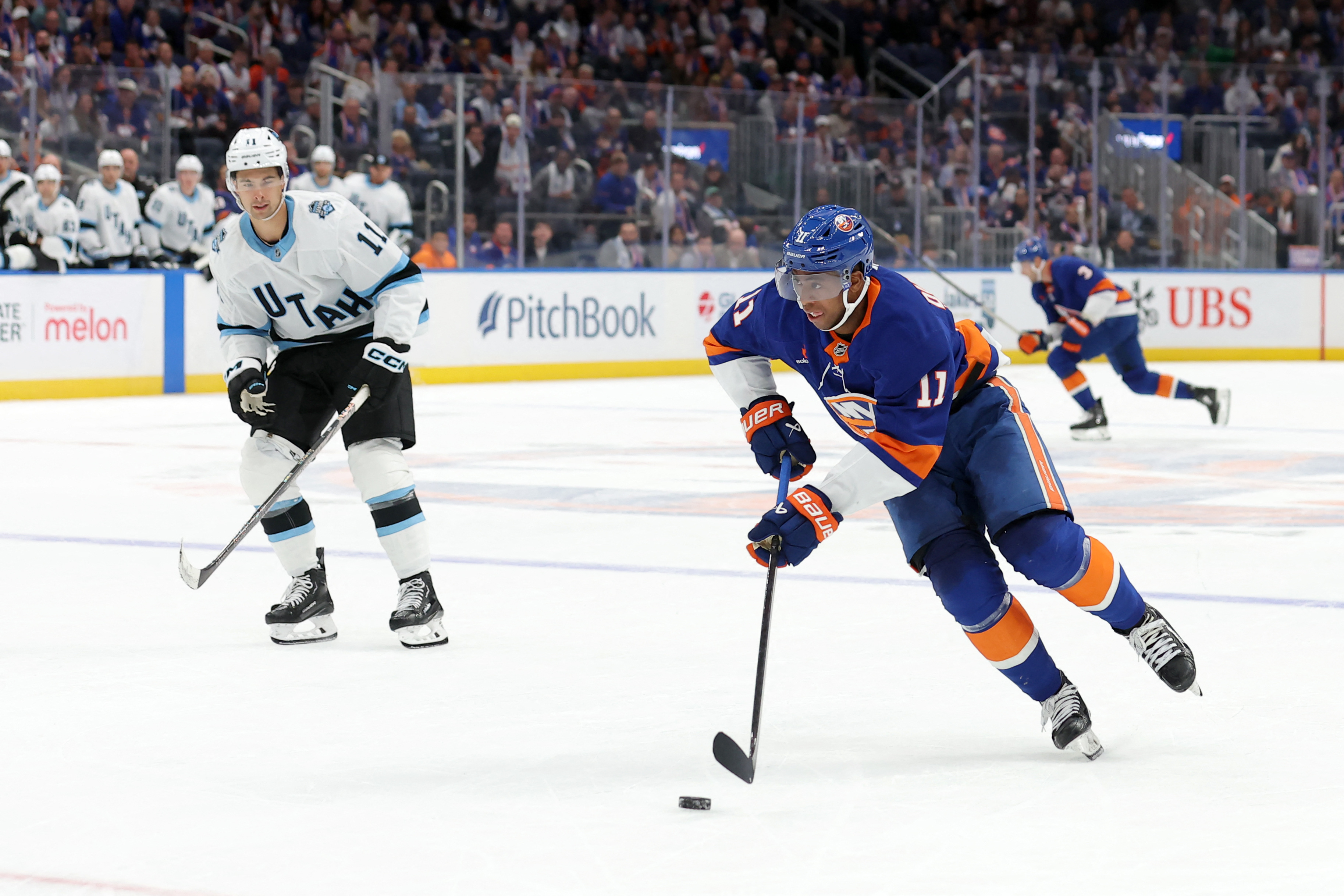 Anthony Duclair injury: Islanders’ LW out 4-6 weeks with leg issue ...