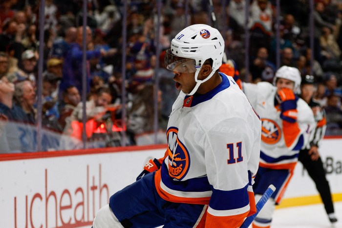 Anthony Duclair celebrates goal Islanders Avalanche