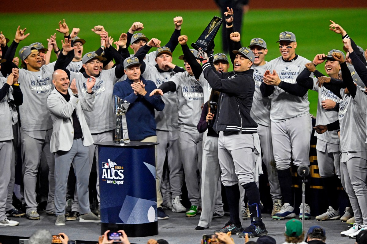 Yankees celebrate ALCS heading to World Series