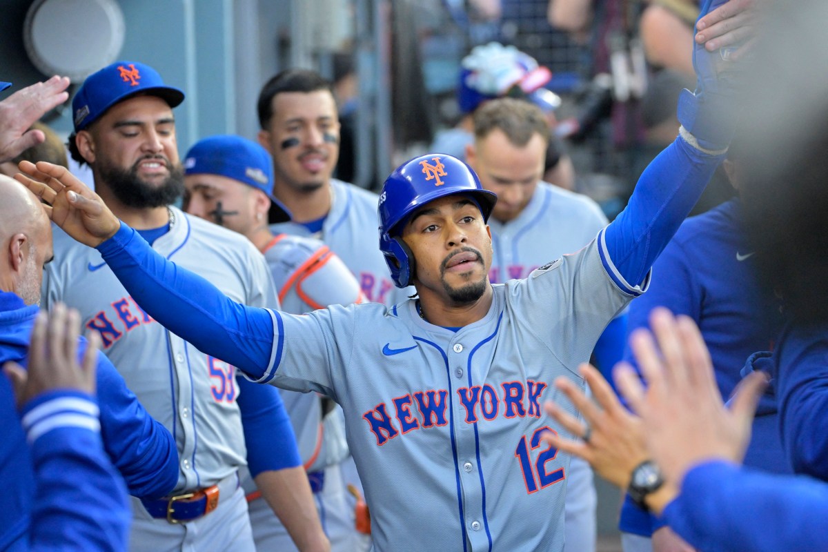 Francisco Lindor Mets dugout game 6 NLCS