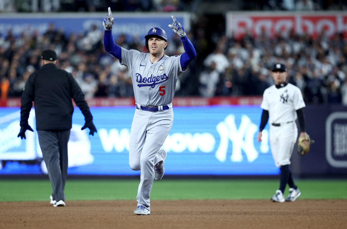 The Yankees face elimination, losing World Series Game 3 4-2 to the Dodgers