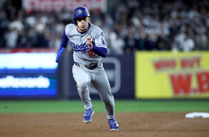 Tommy Edman rounds bases Dodgers Game 3 World Series