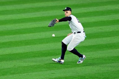 Aaron Judge drops fly ball Game 5 World Series Yankees Dodgers