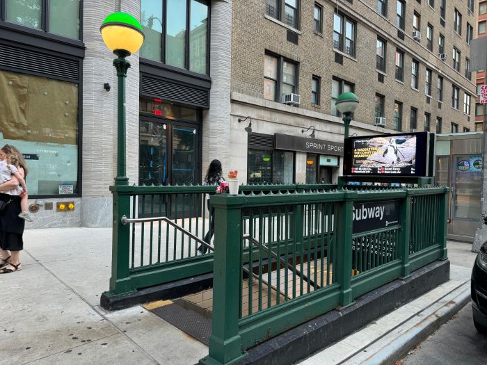 The subway globe are still fixtures in NYC's subway entrances.