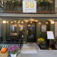 exterior of Irish bar in Midtown Manhattan in daytime