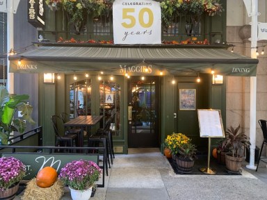 exterior of Irish bar in Midtown Manhattan in daytime