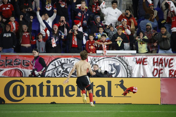 Daniel Edelman celebrates penalty Red Bulls Crew