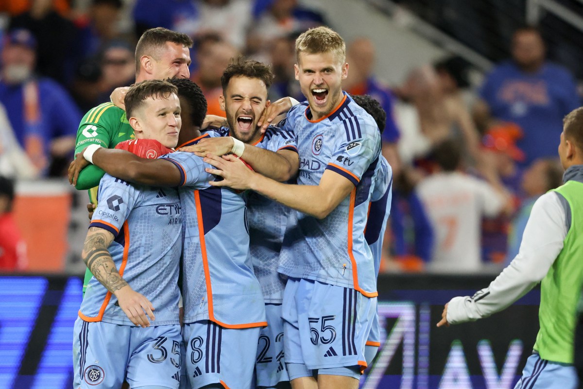 NYCFC celebrate penalties Cincinnati