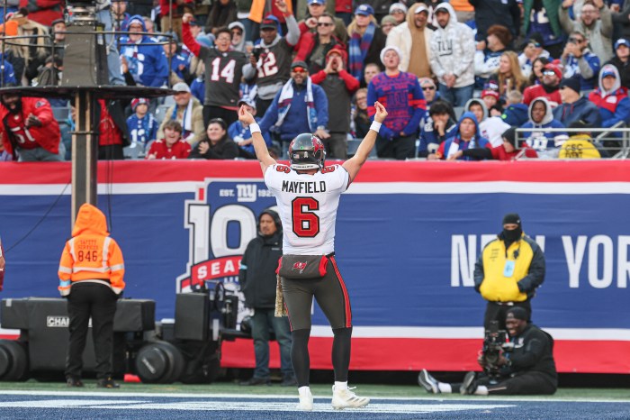 Baker Mayfield Buccaneers TD vs. Giants DeVito celly