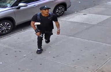 Suspect in Manhattan stabbing