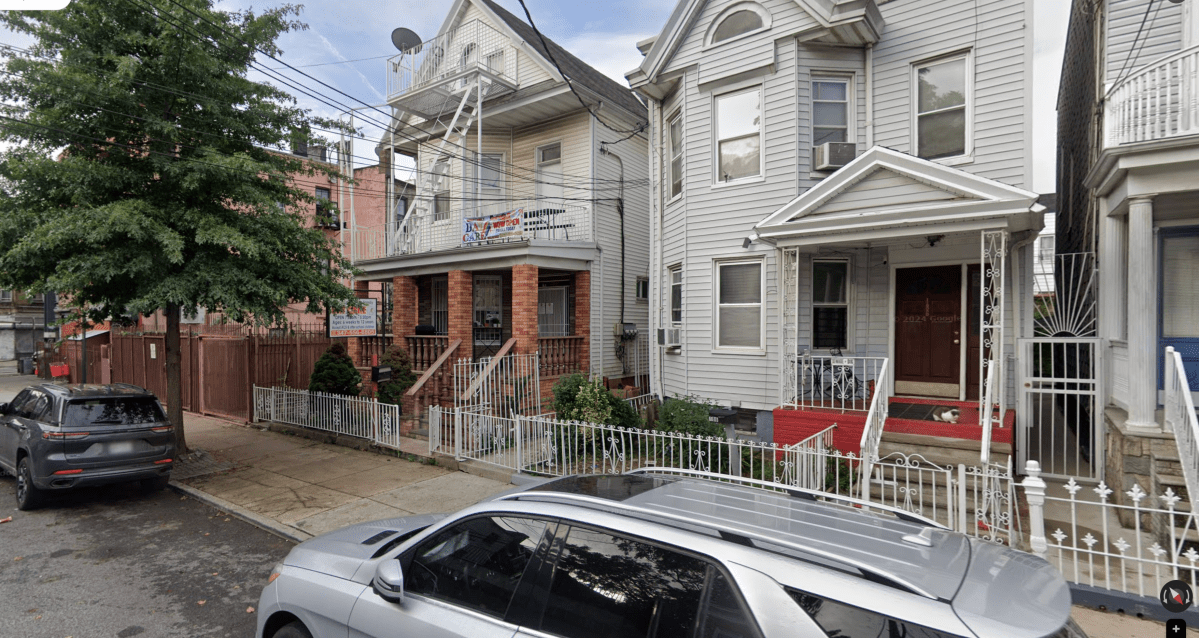 Dad and daughter found dead with their necks slashed in Brooklyn home: cops