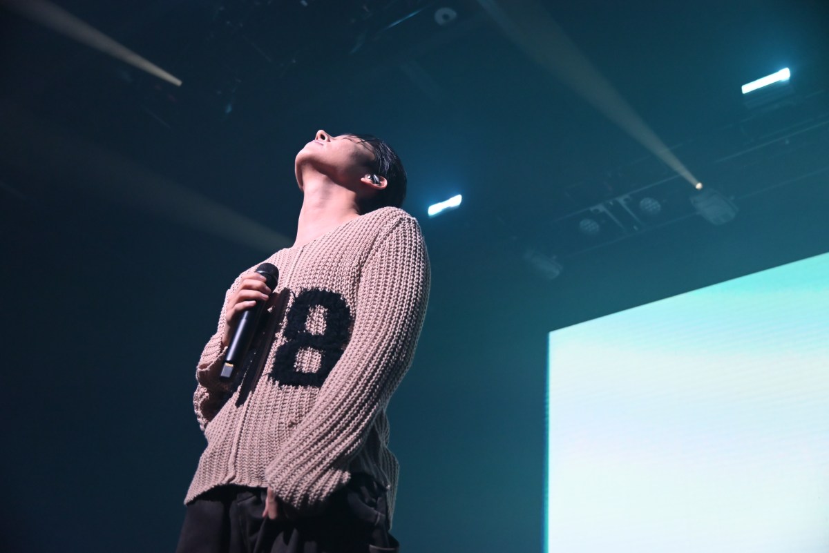 Woosung soaked in the moment fans began to sing along to his music