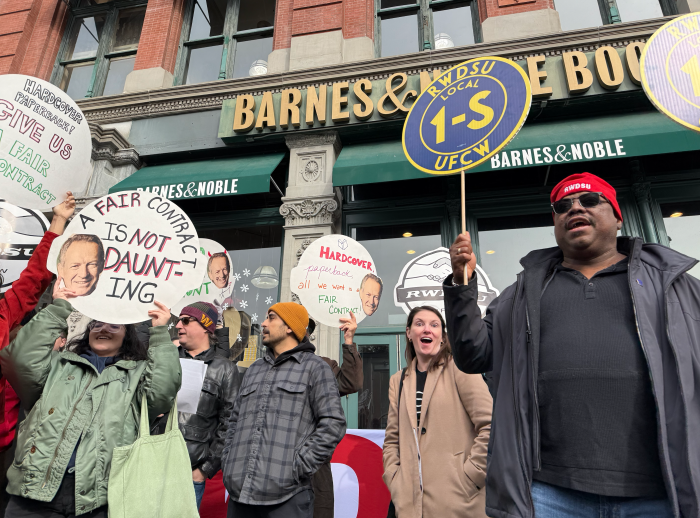 workers rally outside Barnes & Noble in Union Square