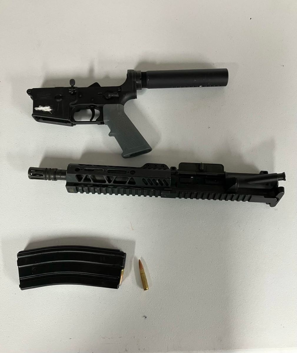 Machine gun found in man's possession in Bronx subway tunnel