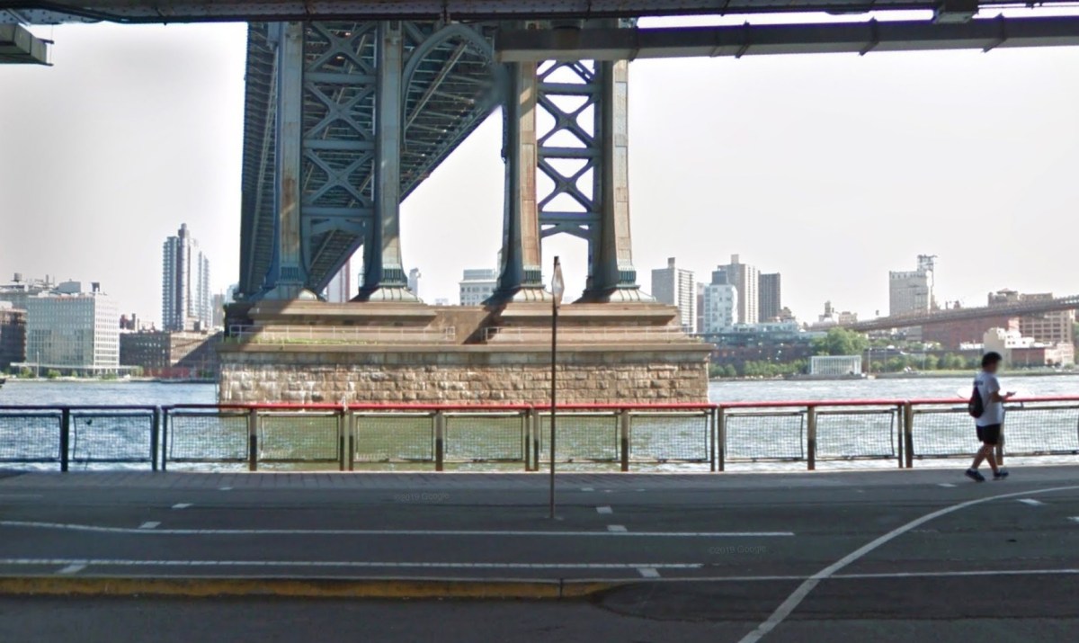 Location under Manhattan Bridge near where man was found dead.