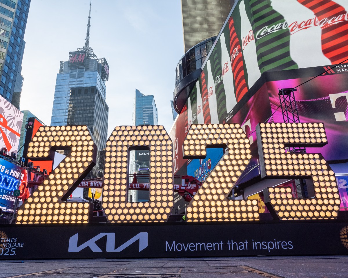 Iconic ‘2025’ numerals arrive in Times Square, starting the countdown to the New Year