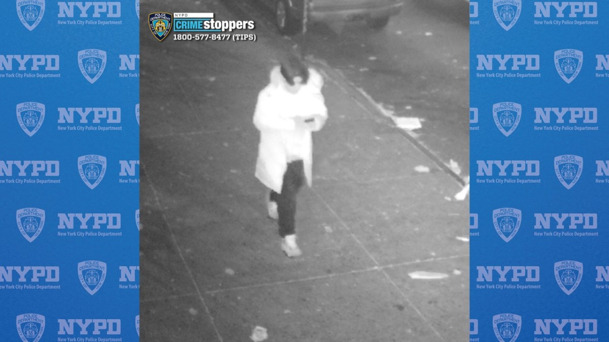 Two men sought for stabbing man in early-morning Brooklyn attack