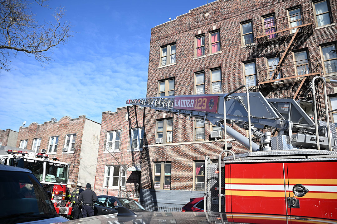 The FDNY quickly took out a fire that occurred in the basement of a Brooklyn home.