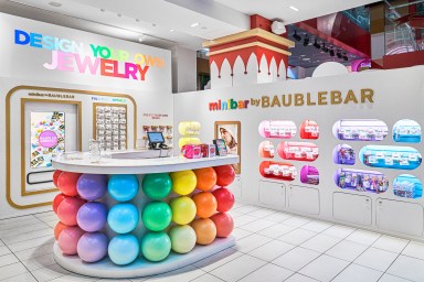 FAO Schwarz and Baublebar have teamed up to create a custom jewelry experience in-store.