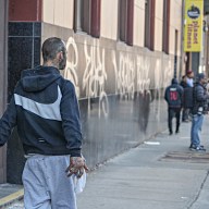 Erratic man walking streets of Manhattan following release from jail