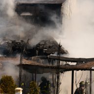 Firefighters battle smoke during Queens fire that left man dead